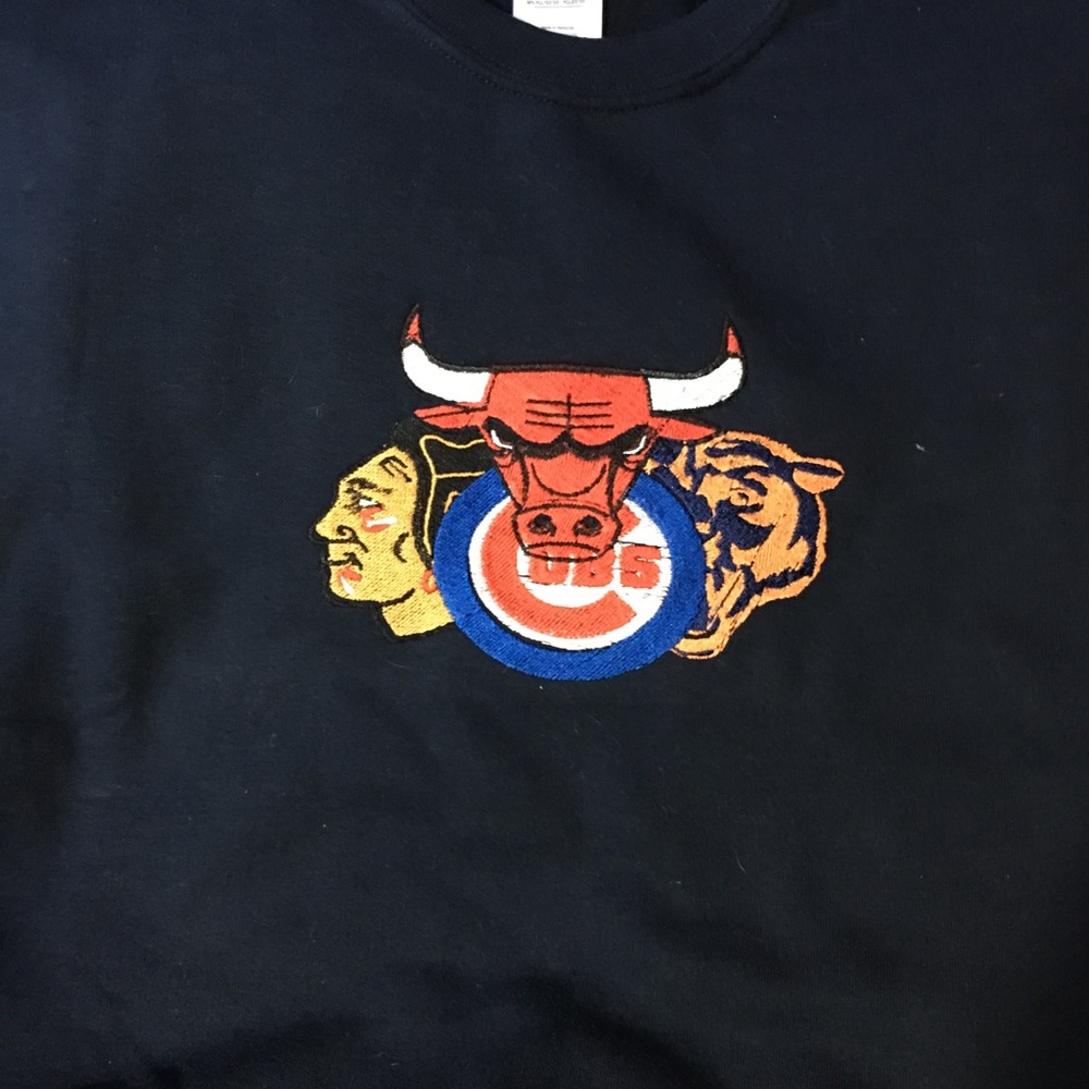 XL Crew Neck Chicago Sports Teams Sweatshirt